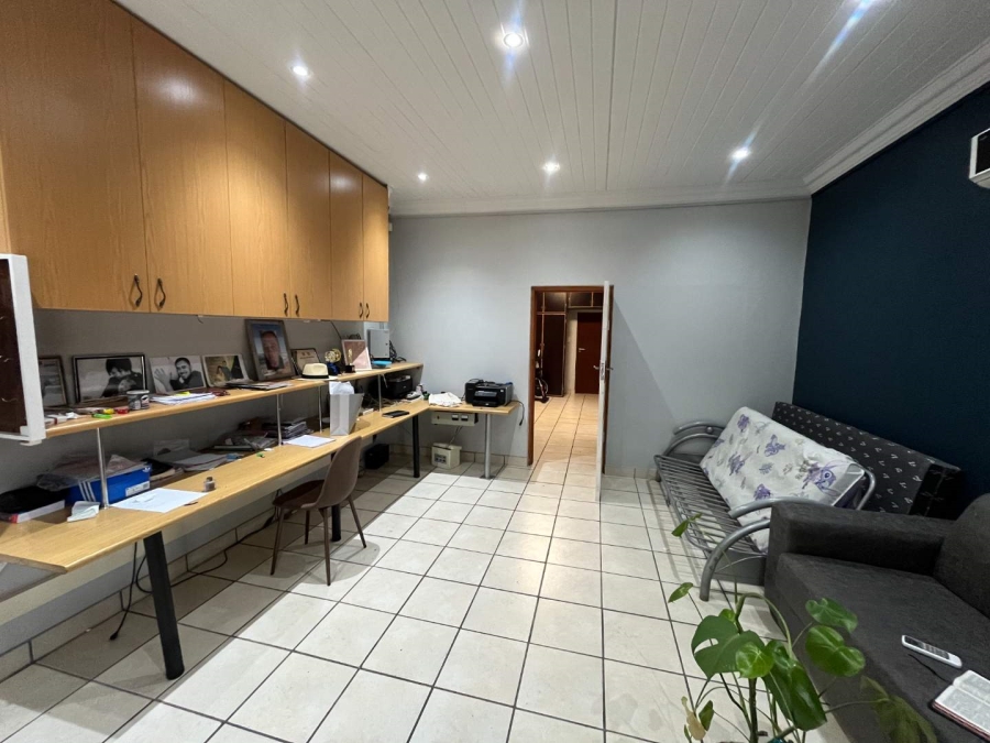 5 Bedroom Property for Sale in Keidebees Northern Cape